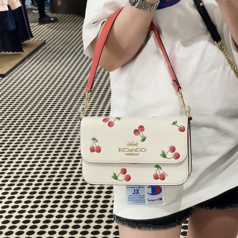 台灣美媽代購 COACH 蔻馳 包包 單肩包 斜挎包 手提包 郵差包 腋下包 盒子包 翻蓋小方包 時尚簡約百搭單肩斜挎包-細節圖4