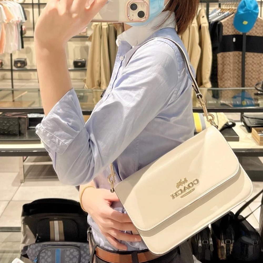 台灣美媽代購 COACH 蔻馳 包包 單肩包 斜挎包 手提包 郵差包 腋下包 盒子包 翻蓋小方包 時尚簡約百搭單肩斜挎包-細節圖6