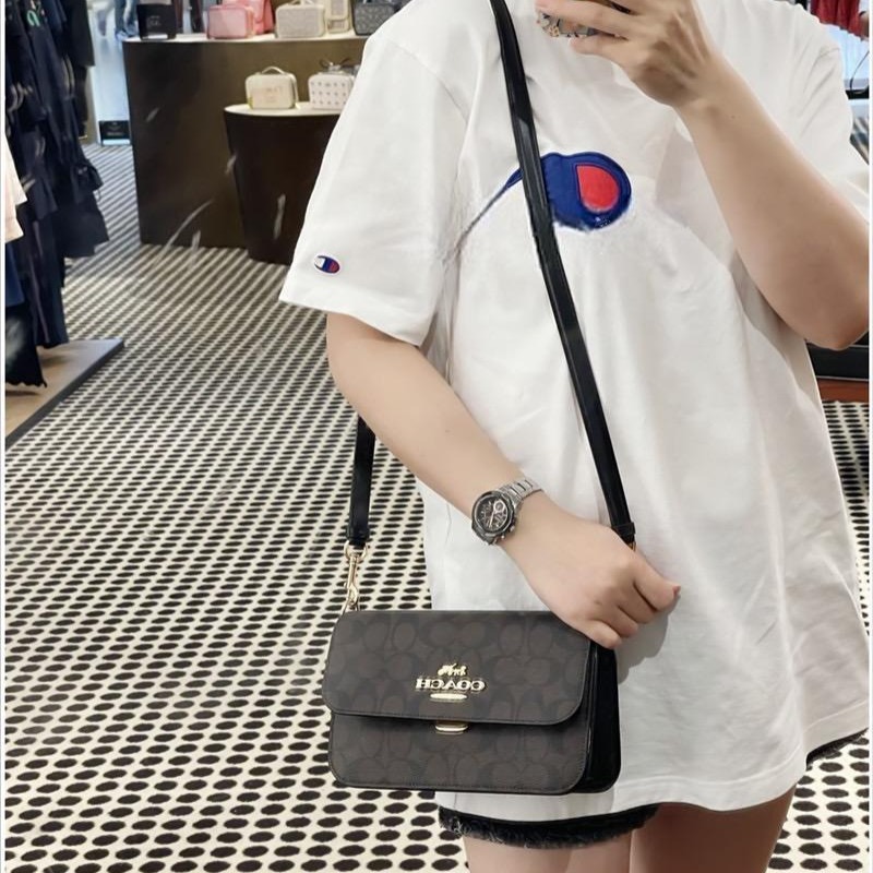 台灣美媽代購 COACH 蔻馳 包包 單肩包 斜挎包 手提包 郵差包 腋下包 盒子包 翻蓋小方包 時尚簡約百搭單肩斜挎包-細節圖10