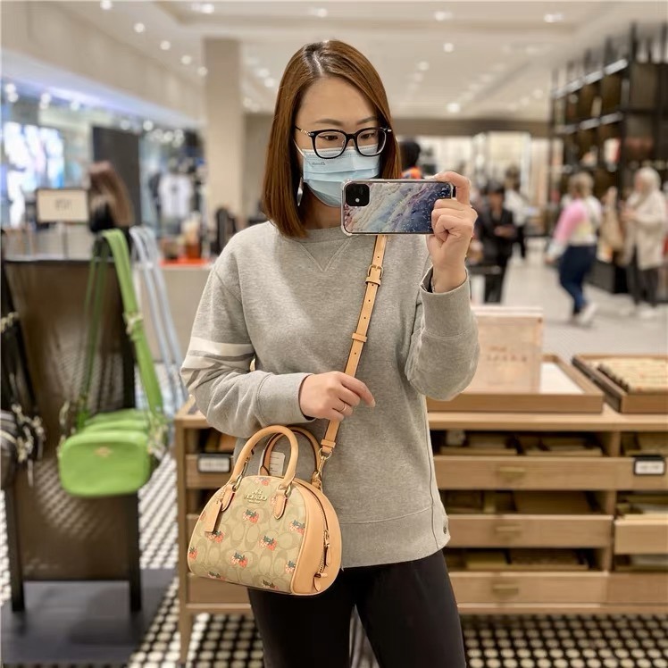 台灣美媽代購 COACH 蔻馳 包包 斜挎包 手提包 貝殼包 枕頭包 半月包 斜挎手提包 時尚百搭簡約款單肩斜挎包-細節圖2