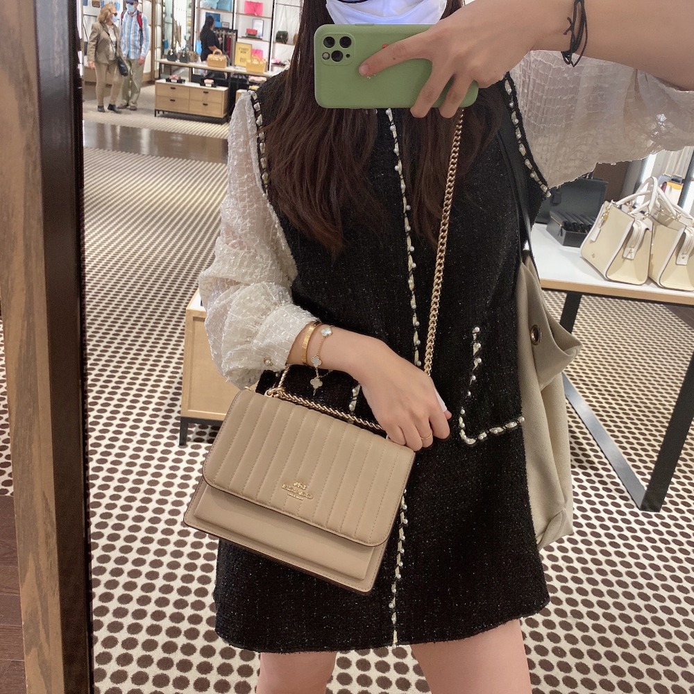 台灣美媽代購 COACH 蔻馳 包包 單肩包 斜挎包 手提包 斜背包 鏈條包 風琴包 翻蓋單肩斜挎包 時尚百搭簡約斜挎包-細節圖5