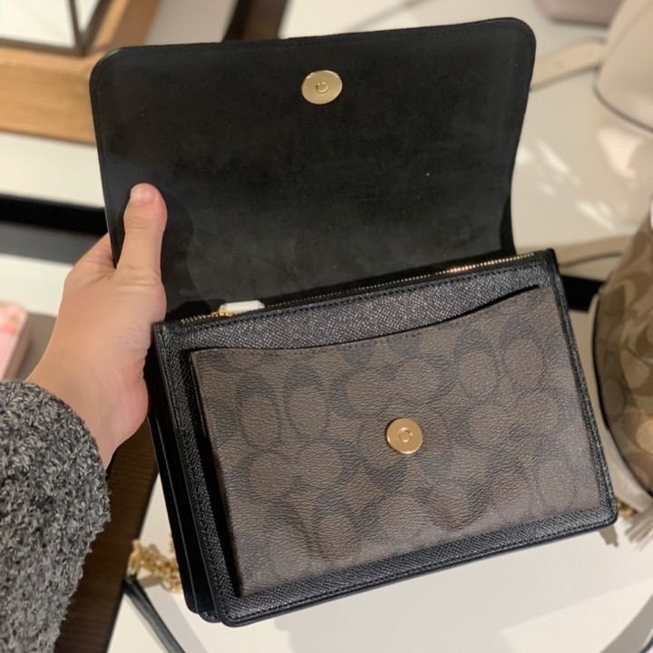 台灣美媽代購 COACH 蔻馳 包包 單肩包 斜挎包 手提包 斜背包 鏈條包 風琴包 翻蓋單肩斜挎包 時尚百搭簡約斜挎包-細節圖9