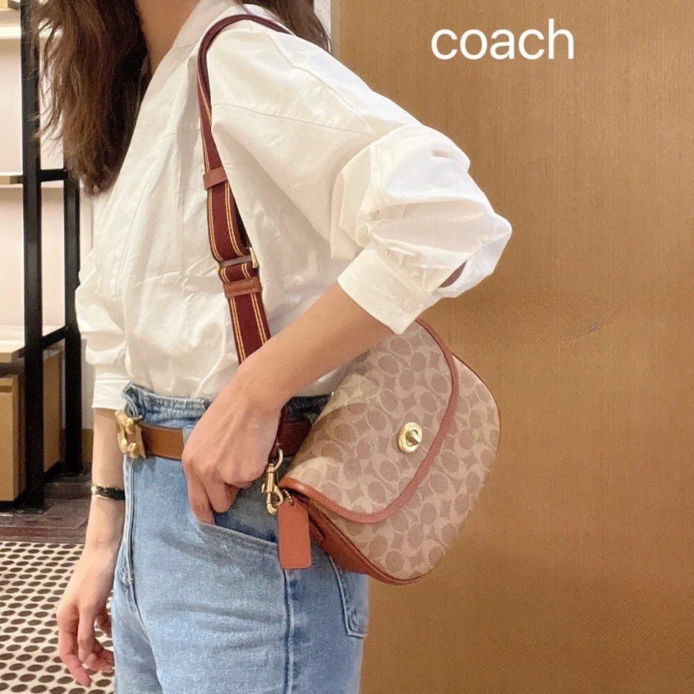 台灣美媽代購 COACH 蔻馳 包包 側背包 單肩包 斜挎包 斜背包 馬鞍包 單肩馬鞍包 翻蓋斜挎包雙肩帶 時尚簡約款-細節圖5