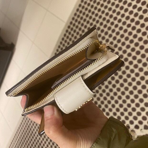 台灣美媽代購 COACH 蔻馳 包包 皮夾 中夾 短夾 拉鏈零錢包 素色真皮皮夾 卡夾 信用卡夾 多卡位皮夾 時尚真皮-細節圖9