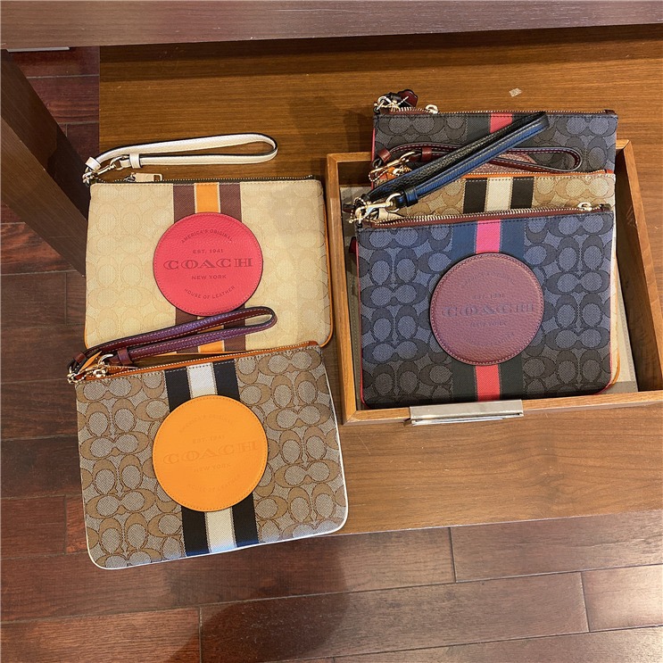 台灣美媽代購 COACH 蔻馳 女士手拿包 零錢包 經典logo手腕包 鑰匙包 防刮拉鏈手拿包 錢包 時尚百搭簡約款包包-細節圖2