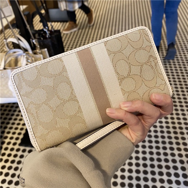 台灣美媽代購 COACH 蔻馳 皮夾 長夾 時尚女生錢包 拉鏈對折短夾  馬卡龍配色零錢包  LONNIE帆布提花錢夾-細節圖6