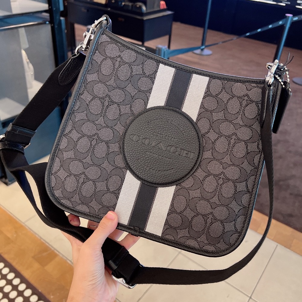 台灣美媽代購 COACH 蔻馳 包包 單肩包 斜挎包 斜背包 馬鞍包 腋下包 經典圓標LOGO馬鞍包 時尚簡約單肩斜挎包-細節圖7