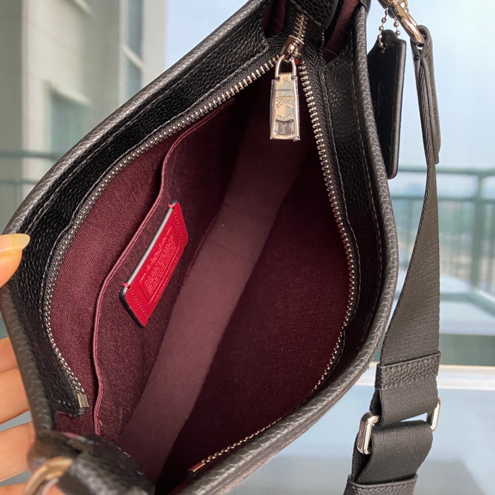 台灣美媽代購 COACH 蔻馳 包包 單肩包 斜挎包 斜背包 馬鞍包 腋下包 經典圓標LOGO馬鞍包 時尚簡約單肩斜挎包-細節圖9