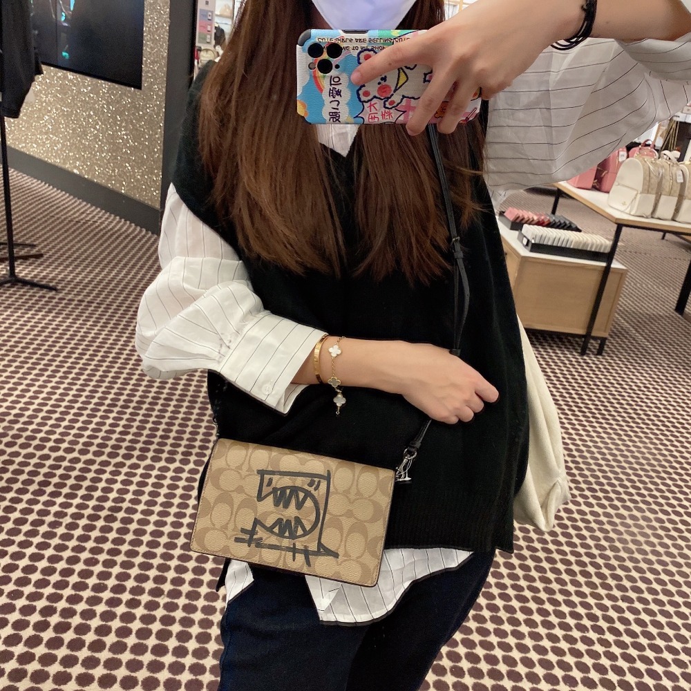 台灣美媽代購 COACH 蔻馳 包包 單肩包 斜挎包 斜背包 手提包 信封包 woc女包 馬鞍包 小方包 時尚簡約百搭款-細節圖6