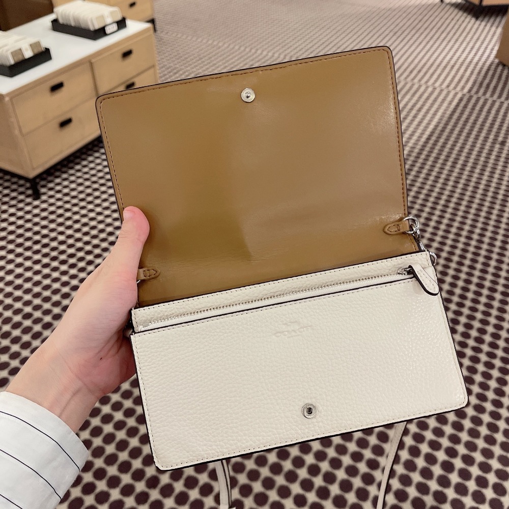 台灣美媽代購 COACH 蔻馳 包包 單肩包 斜挎包 斜背包 手提包 信封包 woc女包 馬鞍包 小方包 時尚簡約百搭款-細節圖9