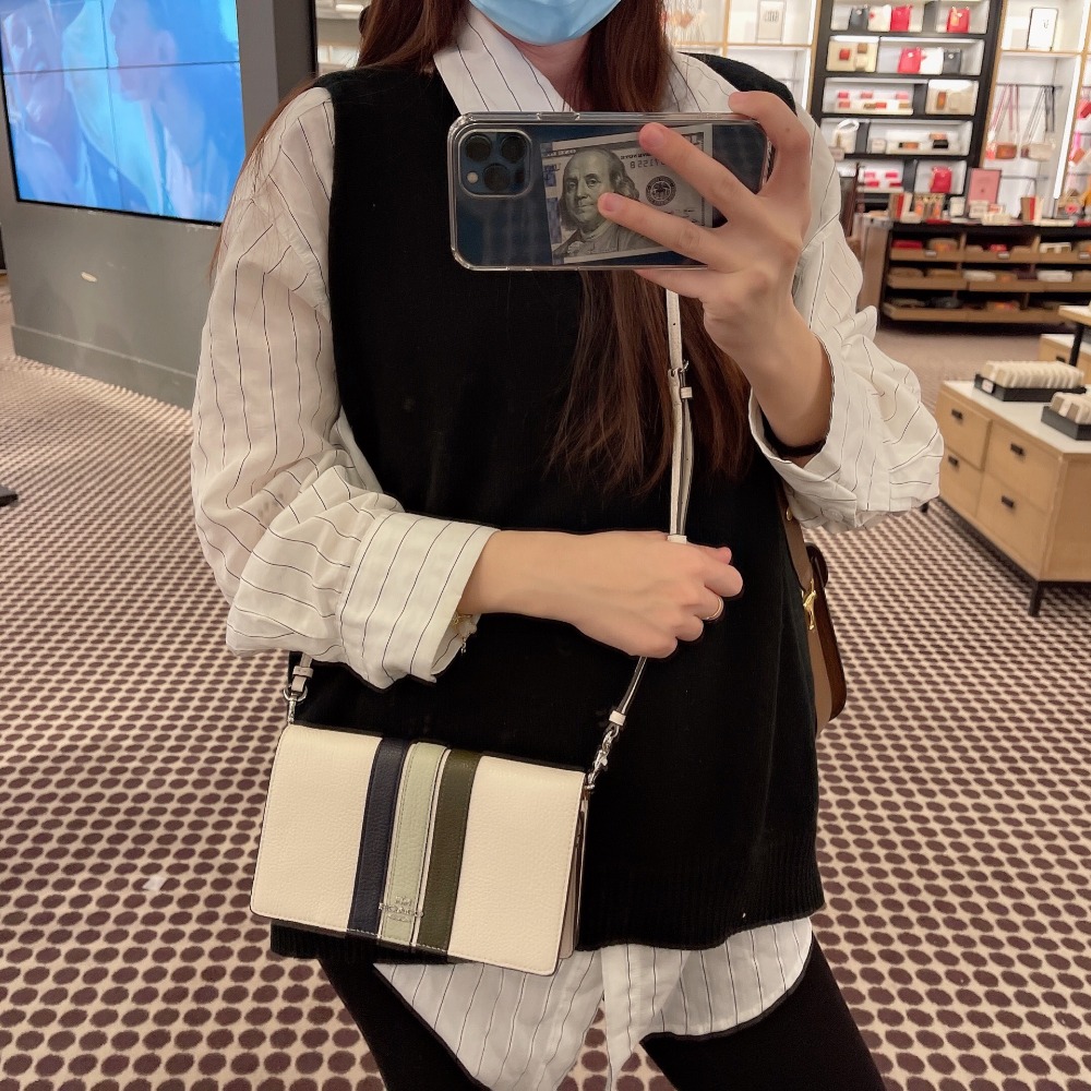 台灣美媽代購 COACH 蔻馳 包包 單肩包 斜挎包 斜背包 手提包 信封包 woc女包 馬鞍包 小方包 時尚簡約百搭款-細節圖11