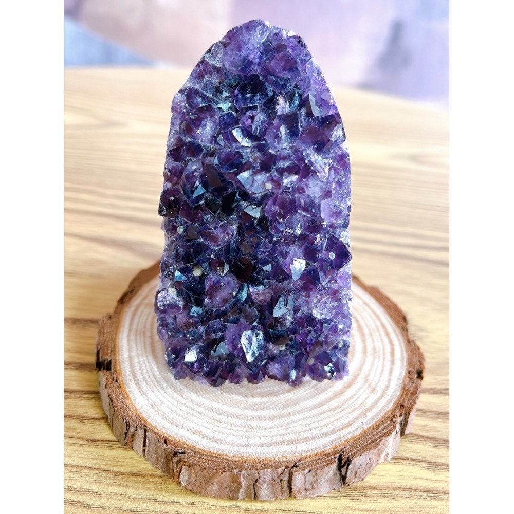 紫晶鎮洞(含座，長約5公分；高約10公分)-細節圖2