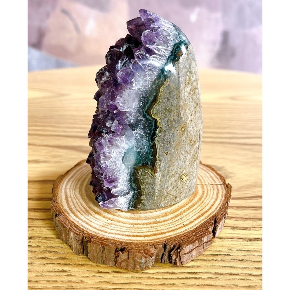 紫晶鎮洞(含座，長約5公分；高約10公分)-細節圖3