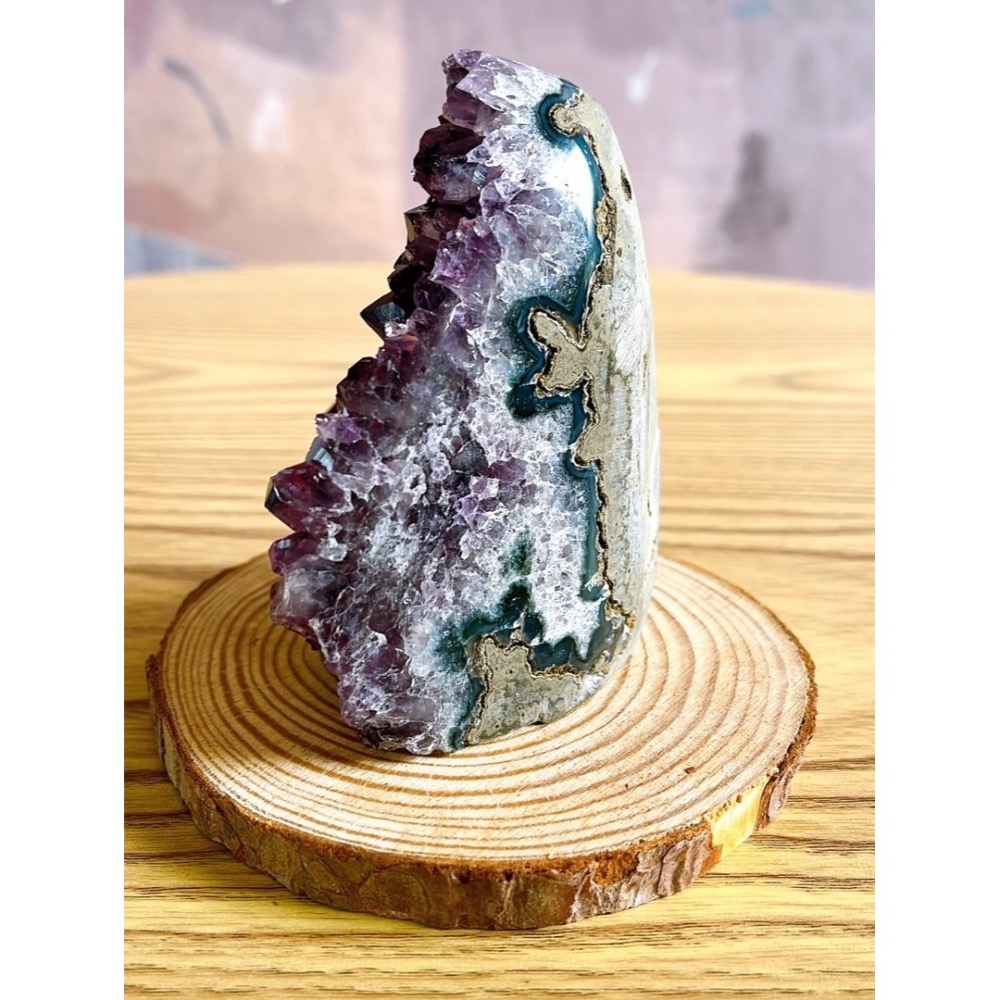 紫晶鎮(含座，長約7公分；高約11.5公分)-細節圖3