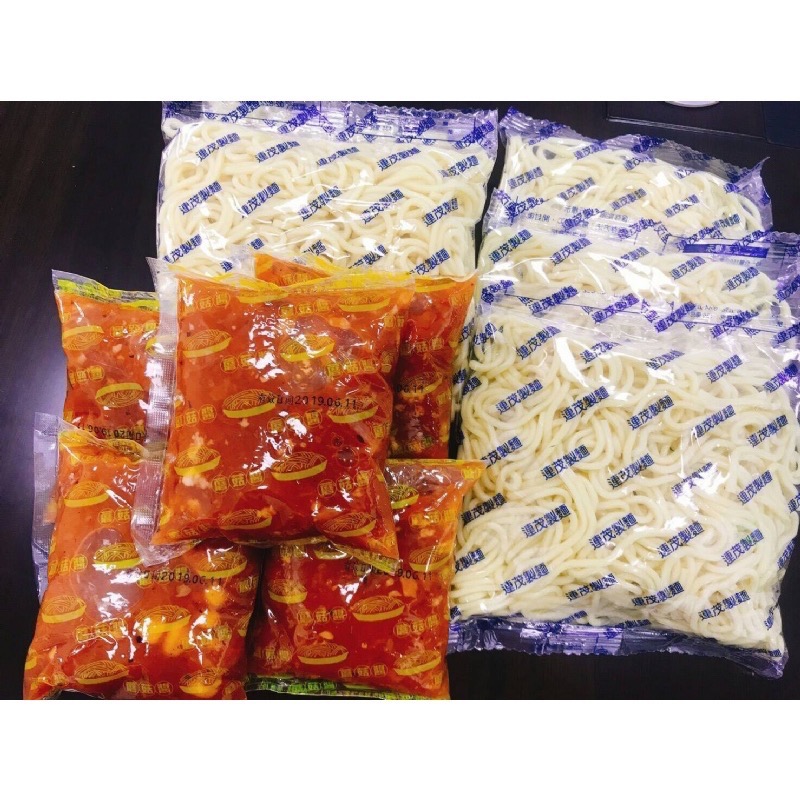 鐵板麵系列~黑胡椒、蘑菇 兩種口味 1組(5包麵+醬料）-細節圖2