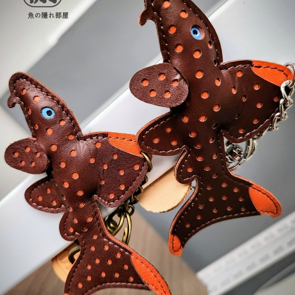 偷養魚的火鑽坦克皮革吊飾-細節圖3