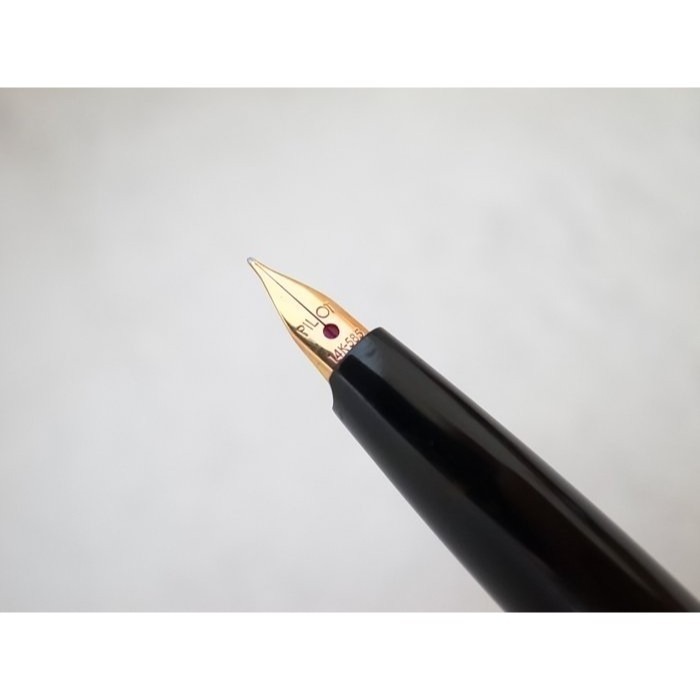 C011 百樂 日本製 黑桿短鋼筆 14k 細字尖(8成新)-細節圖3