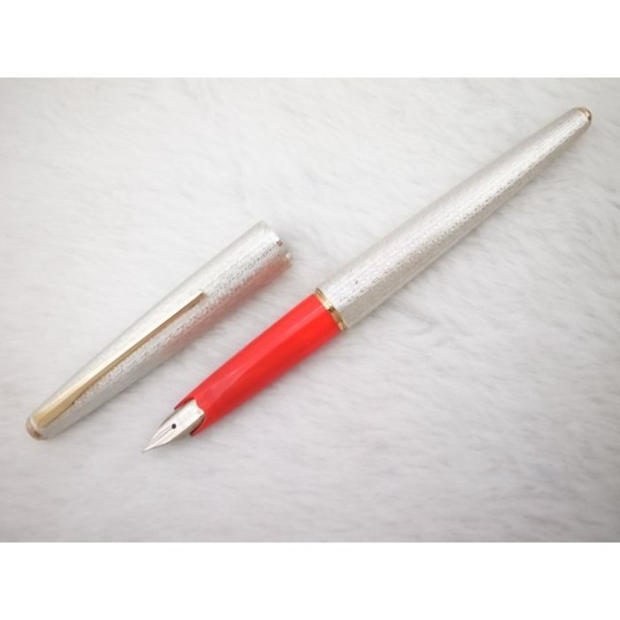 C027 美麗的白金 日本製 銀色燦紋長鋼筆 18-wg細字尖(9成新)-細節圖2