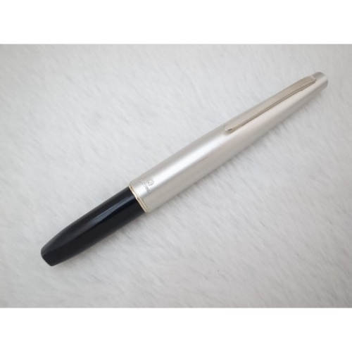 B036 白金 日本製 鋁蓋黑桿短鋼筆 14k 細字尖(地球標)(7.5成新)