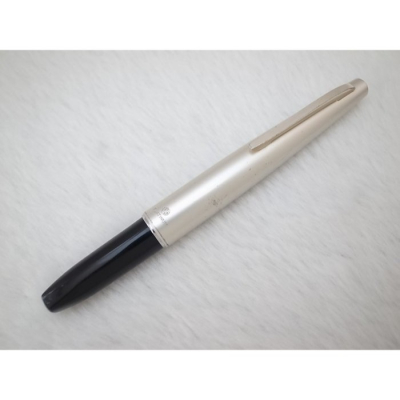 B038 白金 日本製 鋁蓋黑桿短鋼筆 14k 細字尖(7成新)