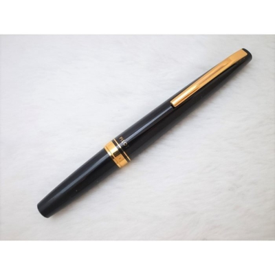 C191 典雅的1980s 百樂 日本製 黑桿金夾短鋼筆 M尖(8成新)