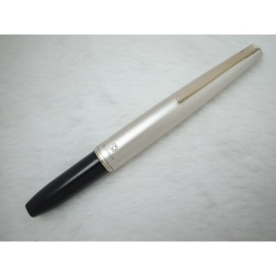 B233 白金 日本製 鋁蓋黑桿短鋼筆 14k 細字尖(7.5成新)
