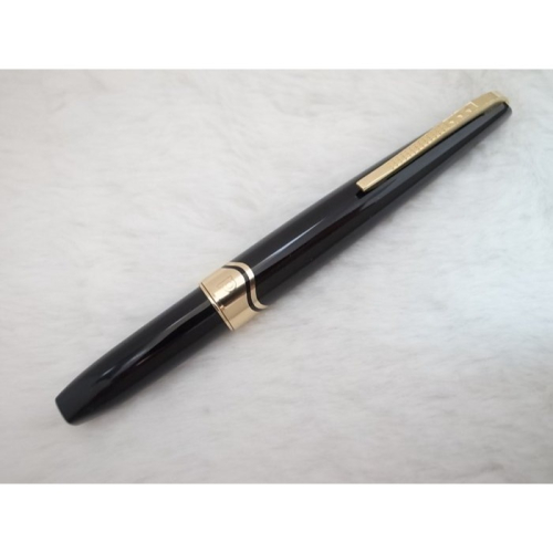 B584 白金 日本製 黑桿短鋼筆 14k 中字尖(9成新)