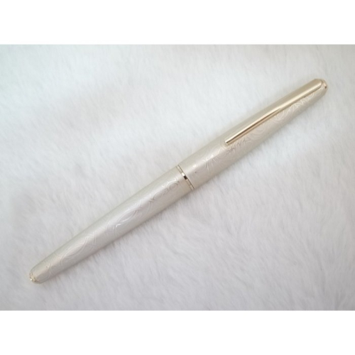 B810 18k 細字-80年代 白金 日本製 全金屬 唐草長鋼筆 (庫存新品)
