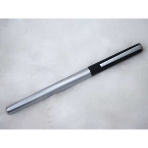 B974 美麗的 1970s 萬寶龍 德國製 全鋼1120 極細字尖 鋼筆(8成新)