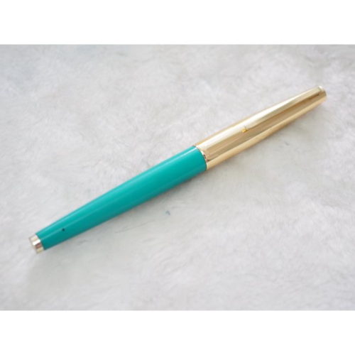 A299 美麗的60年代百樂金色筆蓋湖水綠長鋼筆14k 細字尖(小盾尖)(7成新)(含吸墨器)