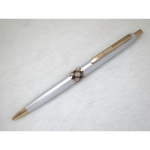 A992 DAKS 日本寫樂製 銀色原子筆(天頂按壓式)(7成新有裂痕)