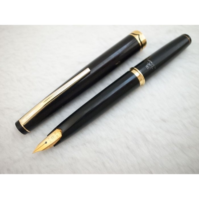 C390 白金 日本製 黑桿短鋼筆 18k細字尖(7.5成新)-細節圖2