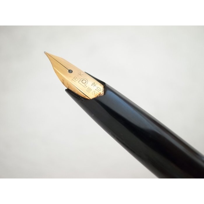 C390 白金 日本製 黑桿短鋼筆 18k細字尖(7.5成新)-細節圖3