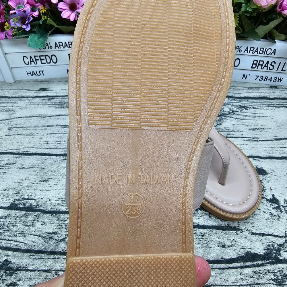 好穿不磨腳🔝MIT製 T字夾腳拖鞋 平底拖鞋 金屬釦飾 軟墊 止滑 女涼鞋-細節圖5