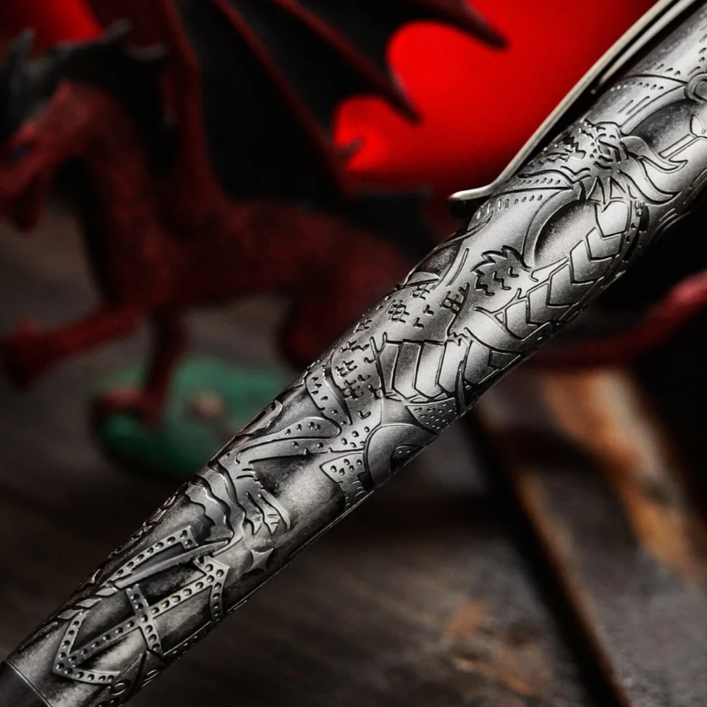 美國 Retro 51 Tornado Pencil 旋轉出芯式鉛筆: 火與骰子/Fire&Dice-細節圖4