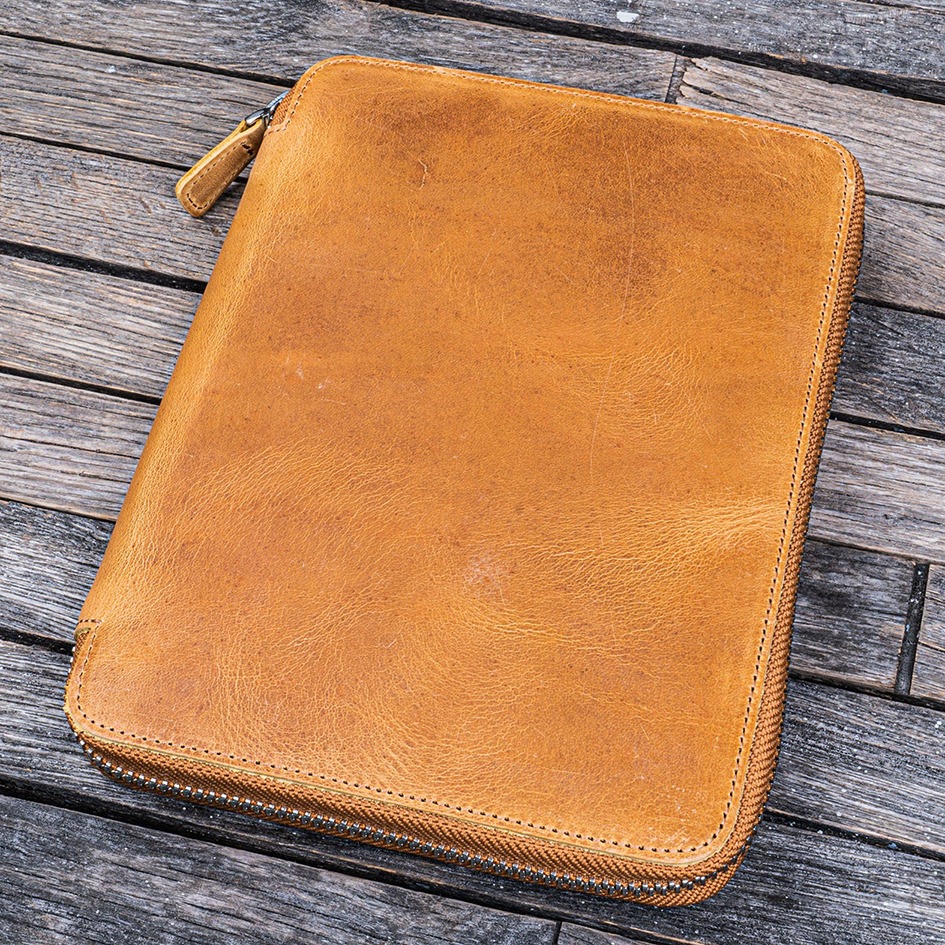 土耳其 GALEN LEATHER 平板插槽/可分離式筆插/A5筆記本收納袋: 瘋馬皮蜂蜜色-細節圖4