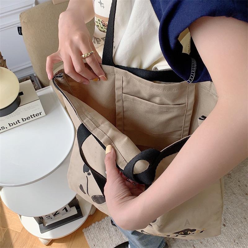 質感韓版印花帆布包 新款繪畫款手提單肩兩用包 托特包 大學生單肩包 百搭時尚造型 撞色背帶很特別 文青風小清新 鬱金香🌷-細節圖6