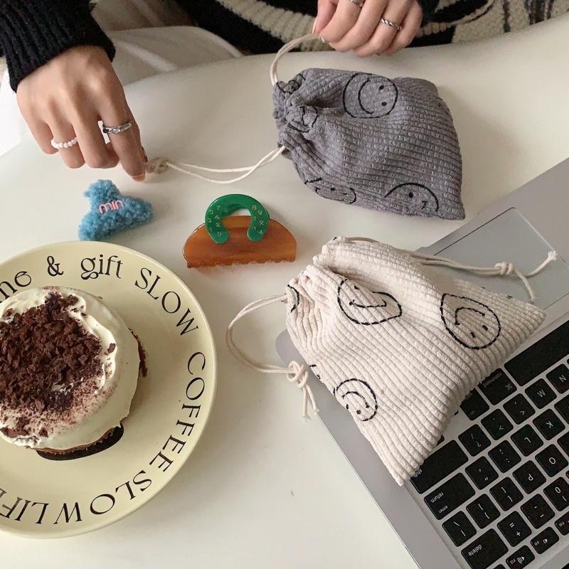 波點笑臉款燈芯絨抽繩束口袋 可愛手拎包 小布包 衛生棉包 3C包 日系 包內整理袋 禮品袋 雜物收納分類 加厚 顏色好看-細節圖7