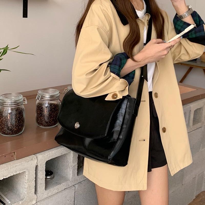 禹英禑同款新款韓國小眾設計質感微亮面PU包 秋冬復古款 韓版 韓劇款 斜背包 側背包 大容量 斜挎郵差包 書包 肩帶可調-細節圖6