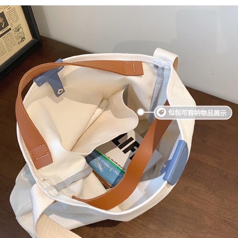 韓國小眾設計拼接PU口袋撞色帆布包單肩手提兩用包 托特包百搭休閒斜挎包 肩帶可調整長短 大容量 加厚帆布 百搭休閒-細節圖4