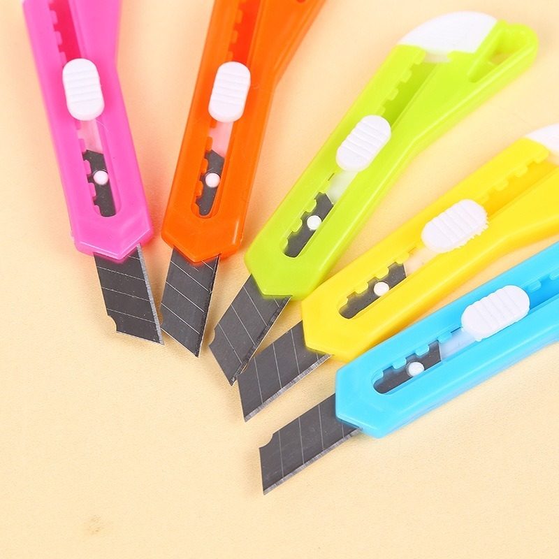 B704｜美工刀 小刀 拆信刀 迷你刀 文具 切割 便攜 推式迷你 美工刀 壁紙刀 糖果色 裁剪刀 快遞開箱-細節圖6