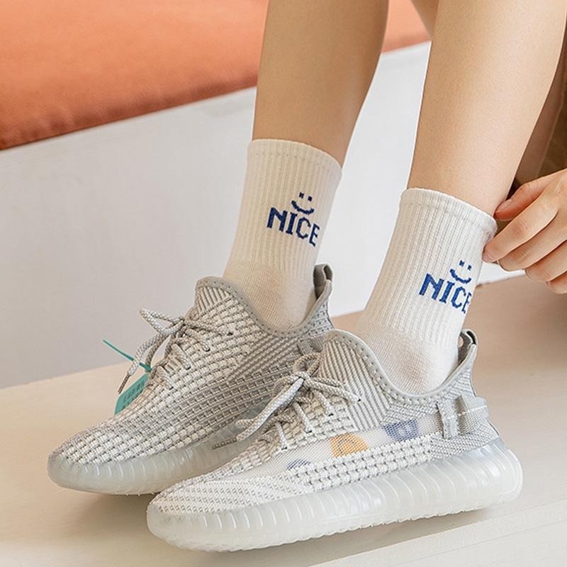 B854｜藍白笑臉襪子 女中筒襪  潮流簡版襪 吸汗 透氣 個性棉襪 中筒襪 運動襪 個性時尚襪xiami-細節圖6