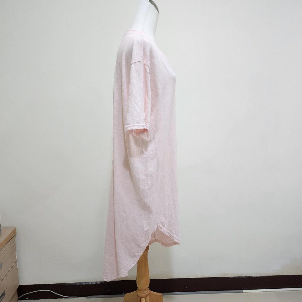 °☆ 珮齊精品舖 ☆° 正韓-THE SEASON粉色素面短袖休閒款造型長版棉T-細節圖4
