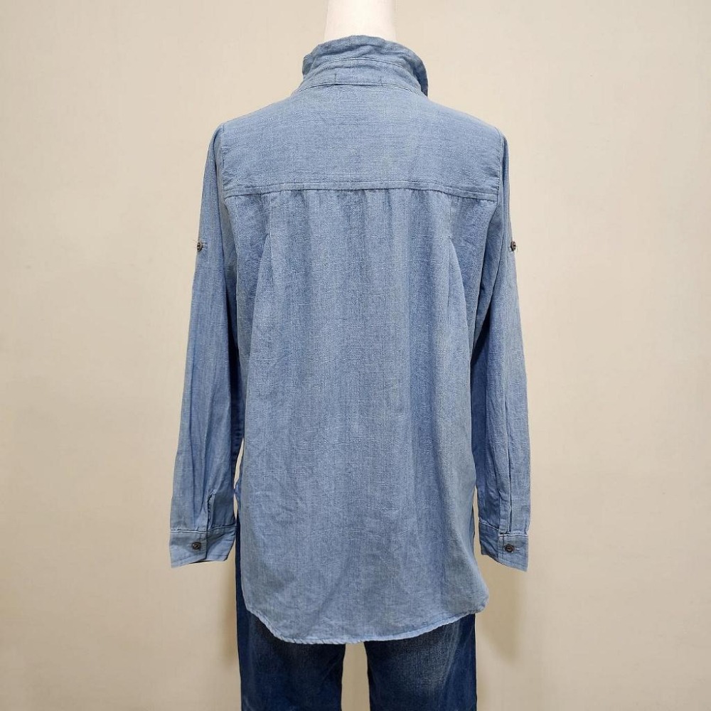 °☆ 珮齊精品舖 ☆° 牛仔休閒風襯衫 剪標品 忘了是什麼廠牌-細節圖3