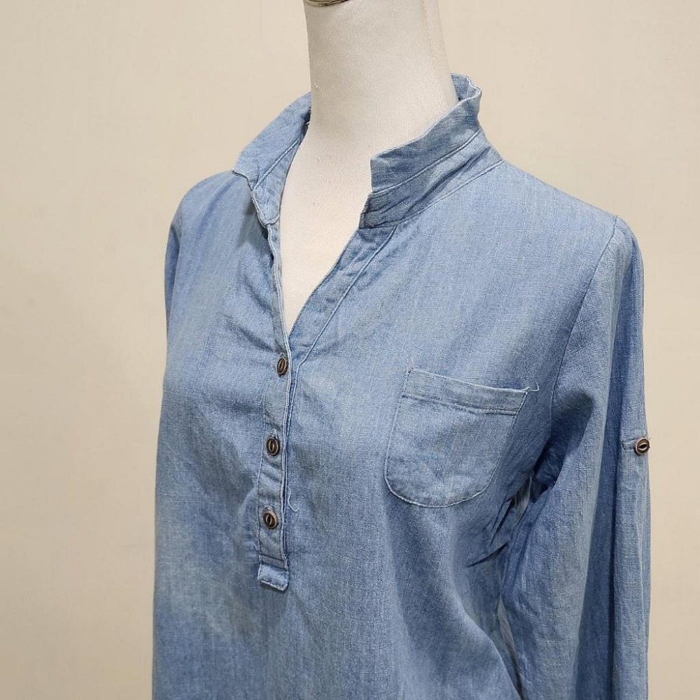 °☆ 珮齊精品舖 ☆° 牛仔休閒風襯衫 剪標品 忘了是什麼廠牌-細節圖5