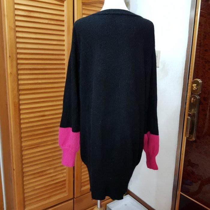 °☆ 珮齊精品舖 ☆° FITTING MARKET 黑色桃紅撞色泡泡袖長版毛衣/短洋(不含腰帶)-細節圖4