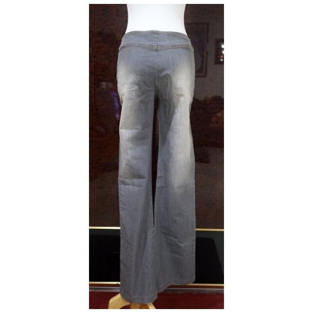 °☆ 珮齊精品舖 ☆° IN 灰色繡花刷白牛仔喇叭長褲-細節圖3