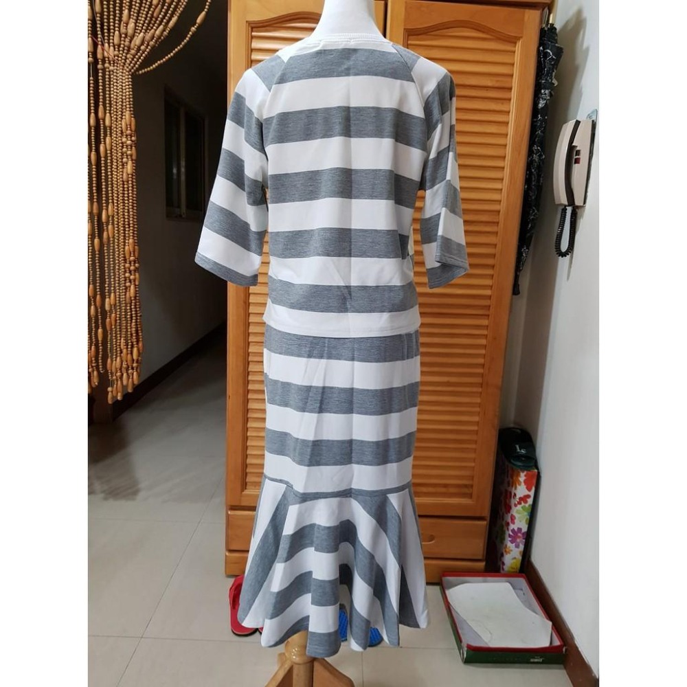 °☆ 珮齊精品舖 ☆° 灰白橫紋魚尾裙裝-細節圖3