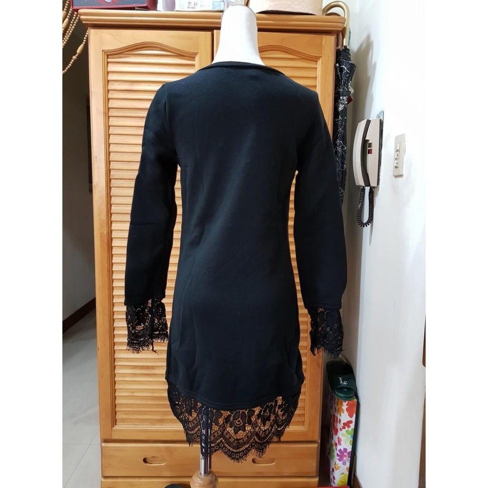 °☆ 珮齊精品舖 ☆° 黑色舖棉燙金拼接蕾絲短洋-細節圖3