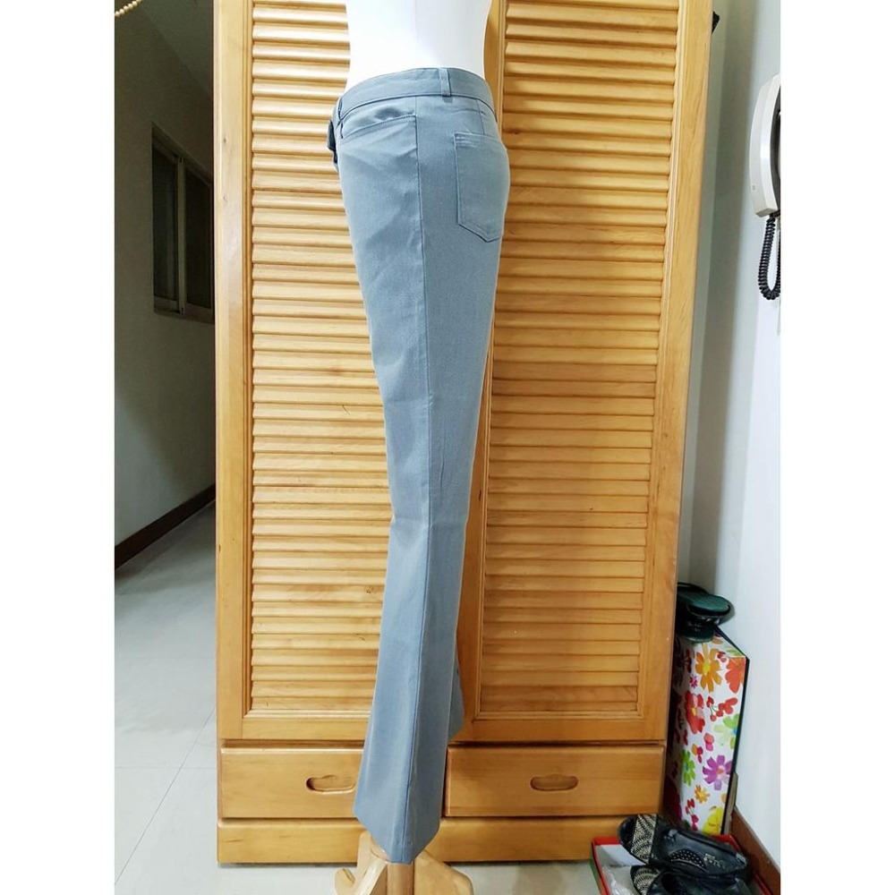 °☆ 珮齊精品舖 ☆° 灰色喇叭長褲-細節圖2